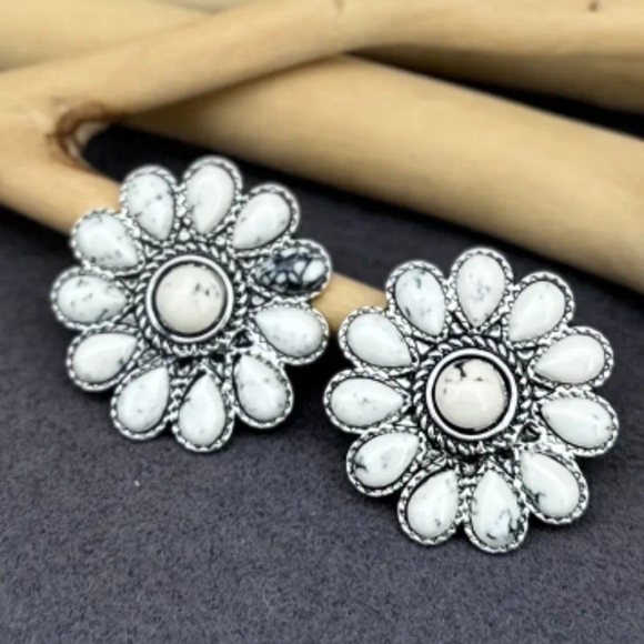 Floral Silver Earrings -various colors - Picture 4 of 5